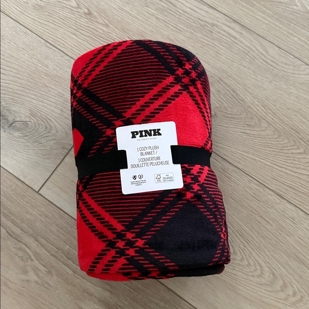 NWT PINK Victorias Secret Cozy Blanket